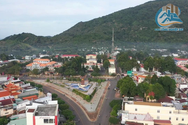 núi chứa chan